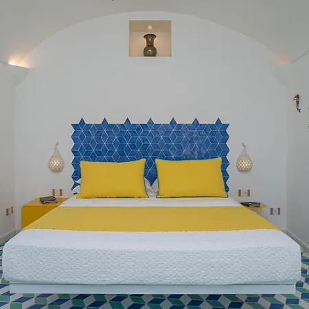 Гостьовий будинок Petrea Lifestyle 4*